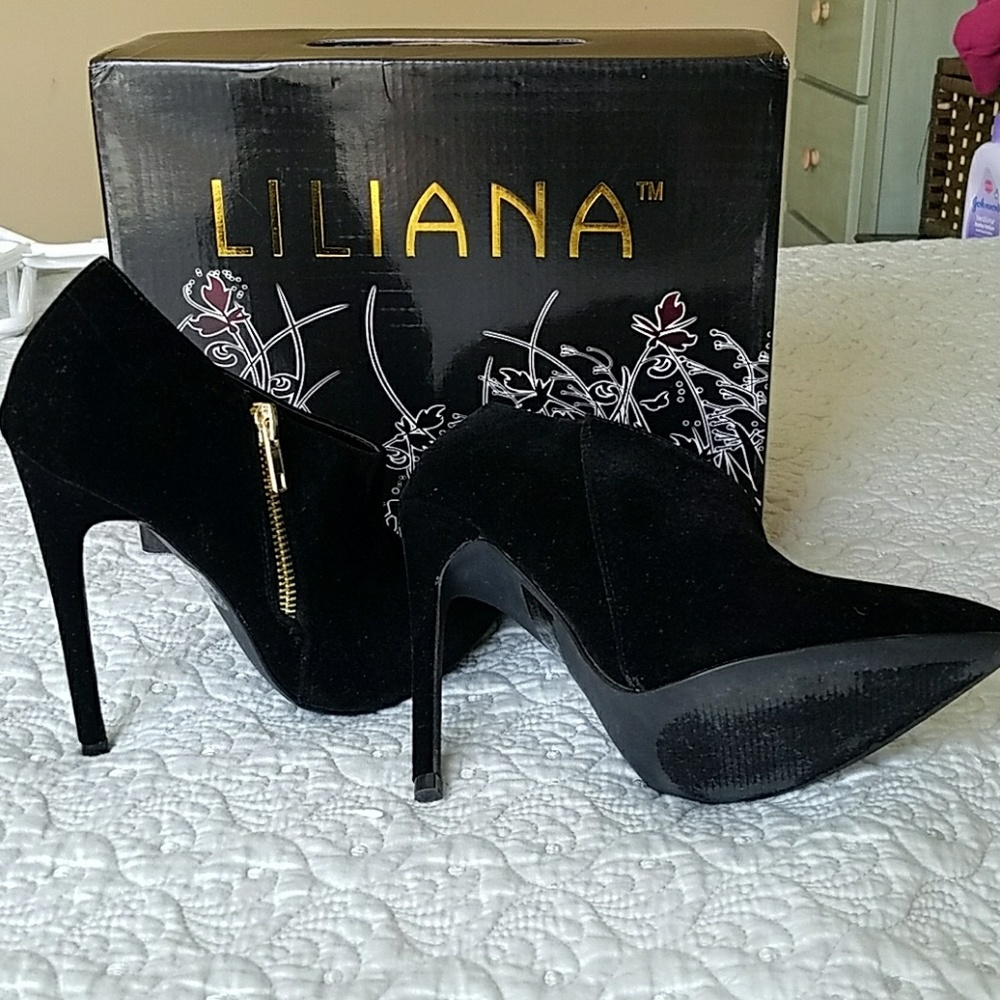 Liliana Black Velvet Booties